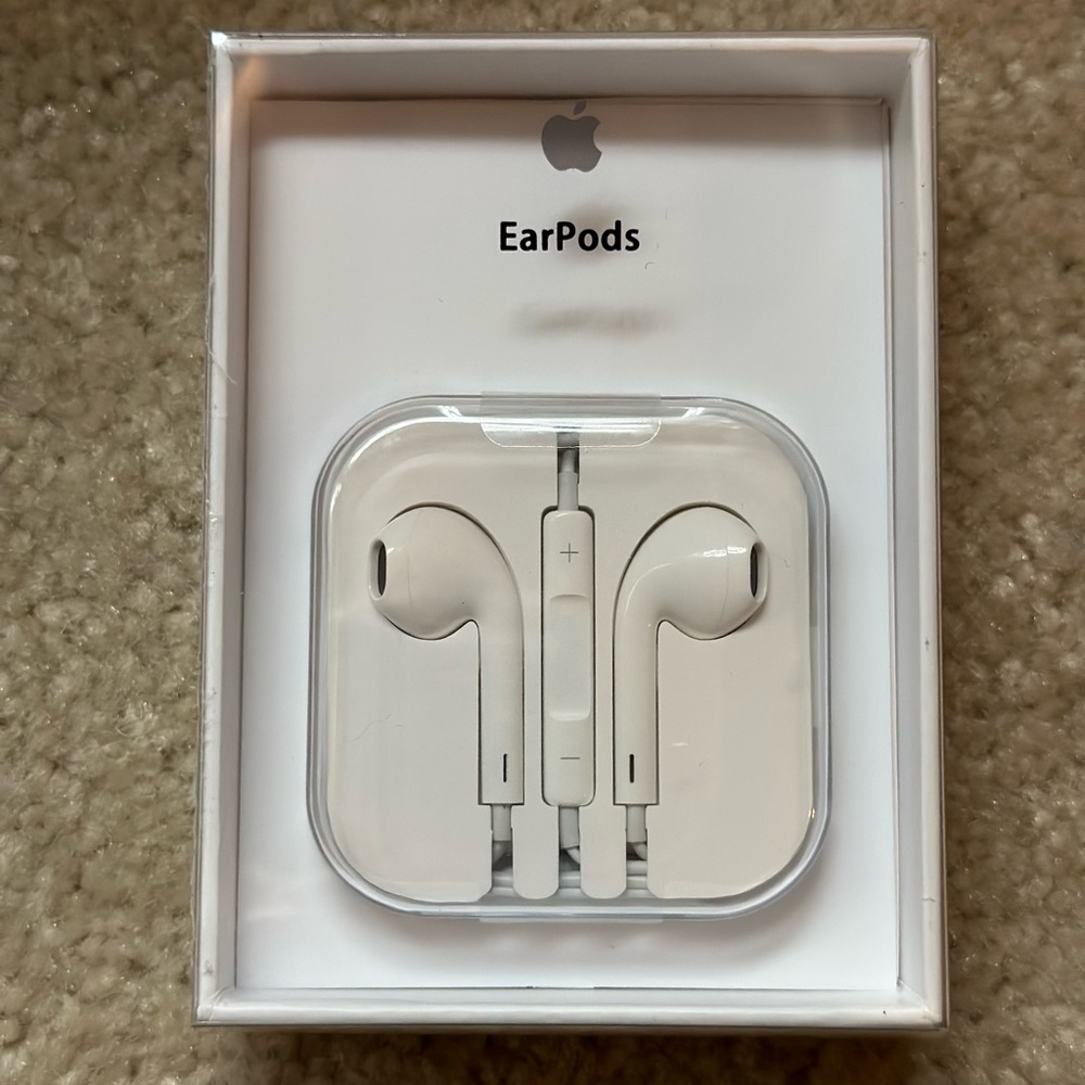 2 PCS of NEW iPhone EarPods with 3.5 mm Headphone Plug wired earbuds headphones